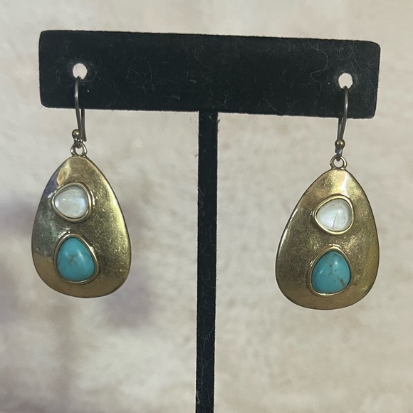 Jewelry - Beautiful Lucky Brand gold tone drop earrings